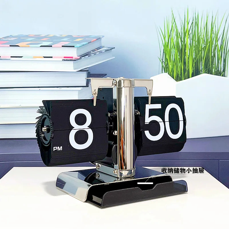 Vintage Flip Page Clock | Automatic Quartz Timepiece